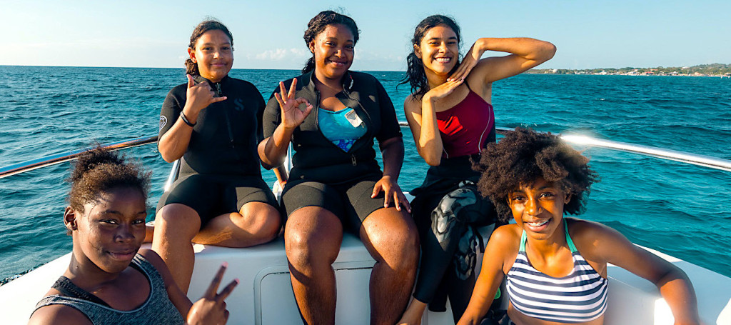 <strong>Sun Divers: Empowering Women Through Diving and Conservation on Roatan</strong>